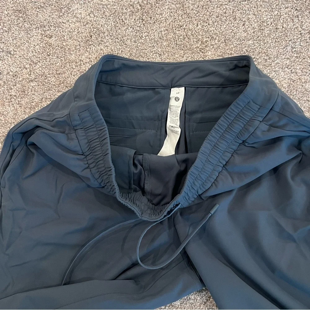 Lululemon Tapered Leg Mid Rise Pants 7/8 Length Blue Women’s Size Small W5GITS,